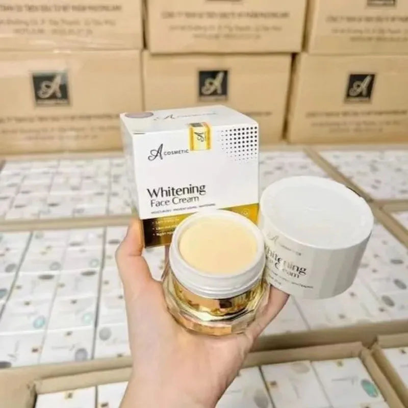 A Cosmetics Whitening Face Serum - Acne Reduction & Brightening for Clear Spot-Free & Glowing Skin